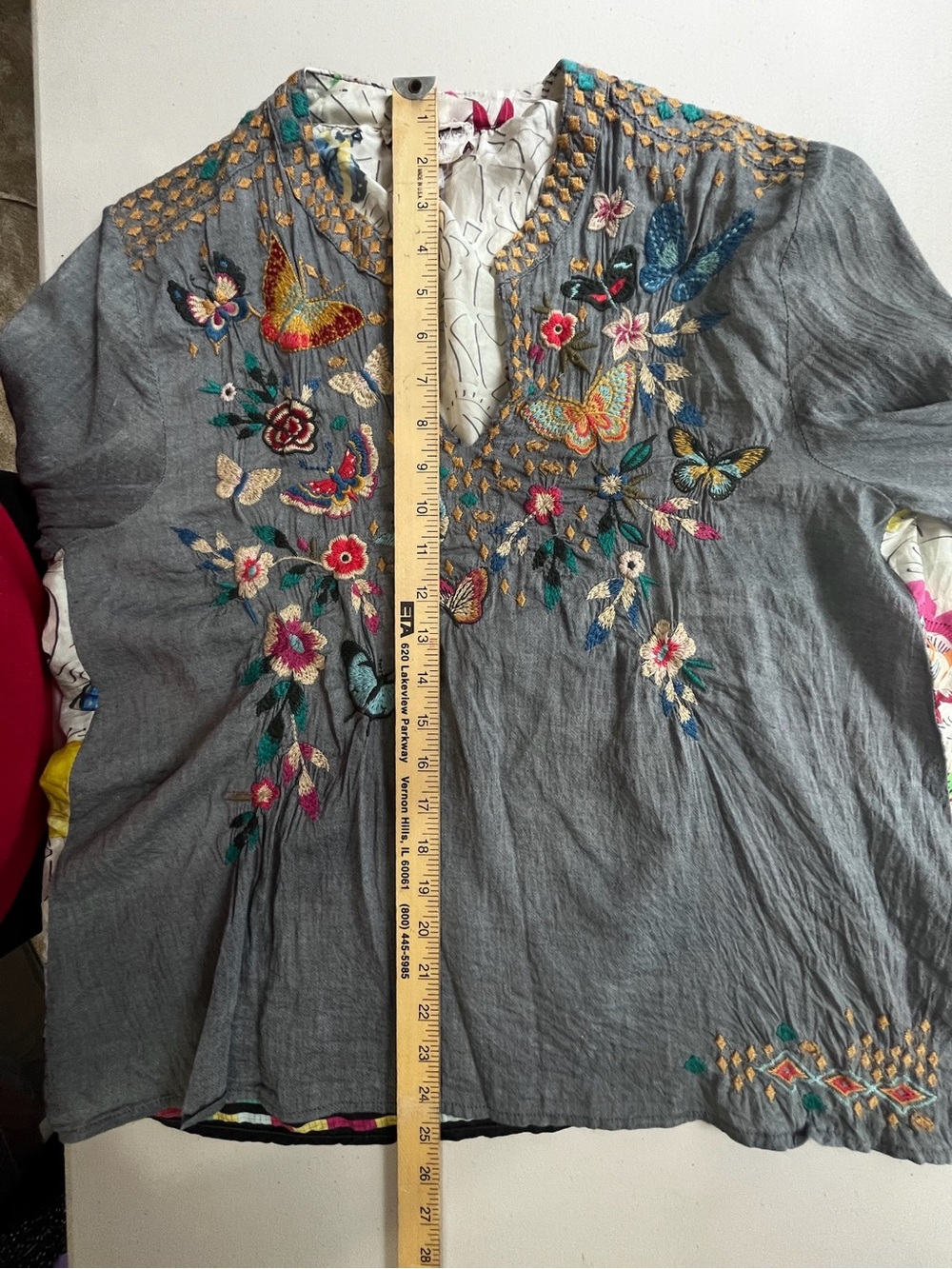 Johnny Was Gray Butterfly Floral Embroidered Linen Blend Boho Tunic Top M - Picture 5 of 5